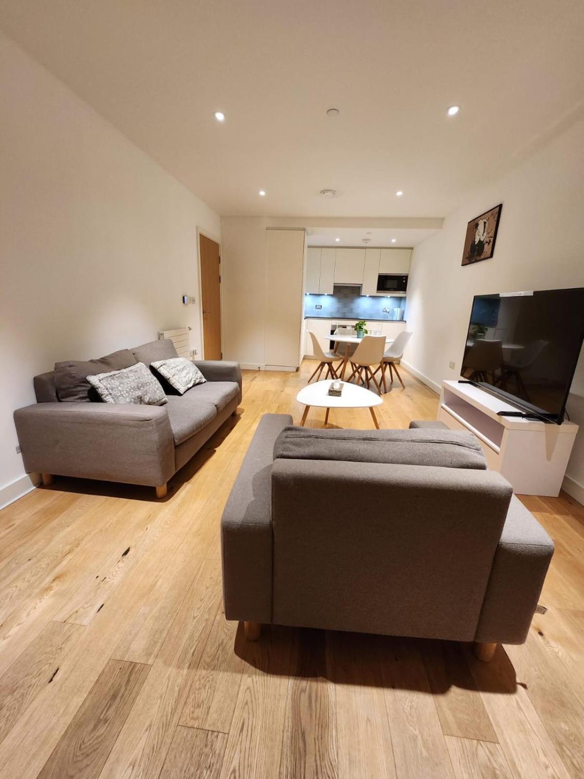 Kaf Luxury Apartment ลอนดอน ภายนอก รูปภาพ