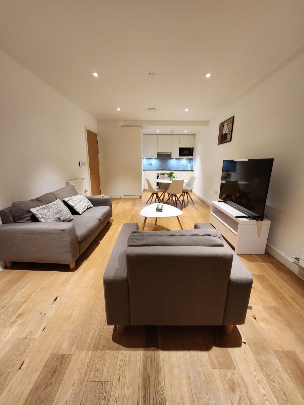 Kaf Luxury Apartment ลอนดอน ภายนอก รูปภาพ