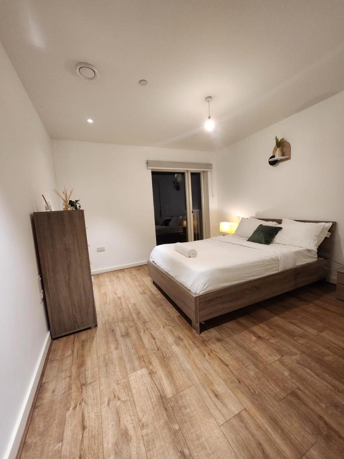 Kaf Luxury Apartment ลอนดอน ภายนอก รูปภาพ